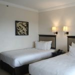 white luxry bed sheets